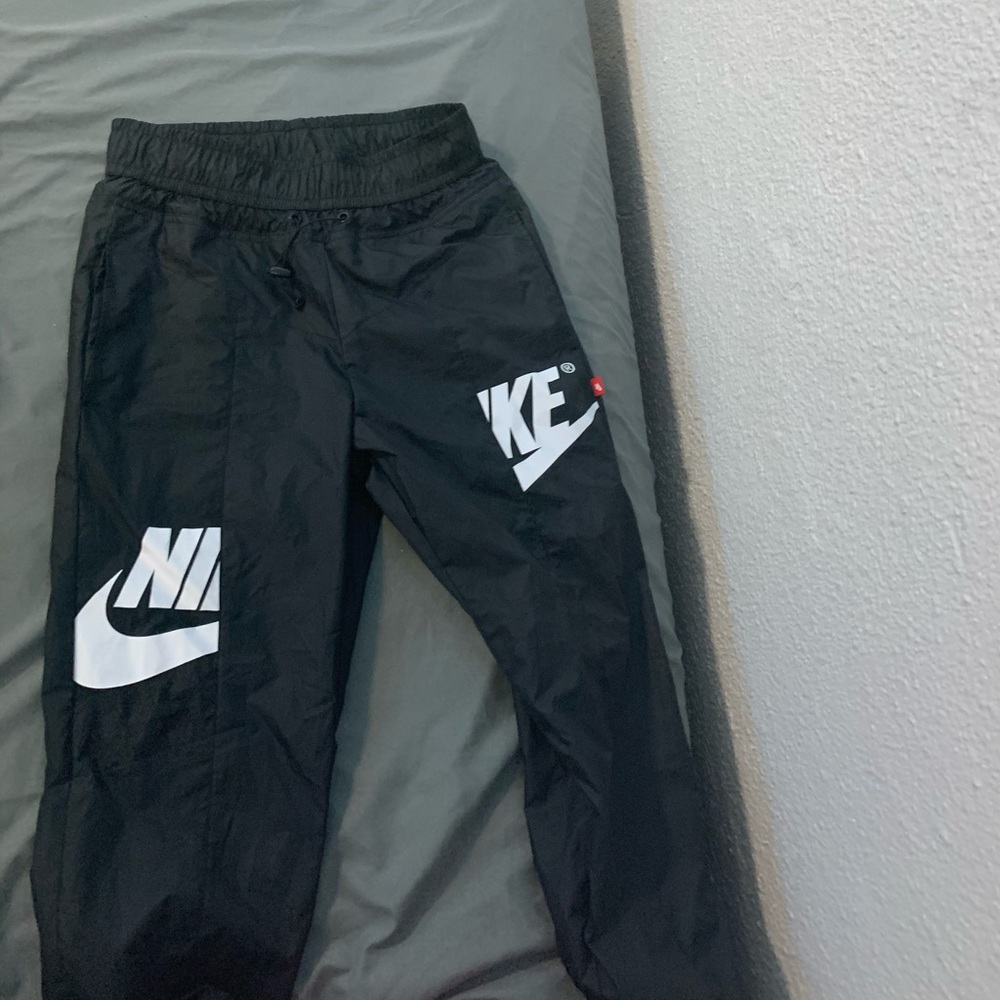 nike pants ( S )